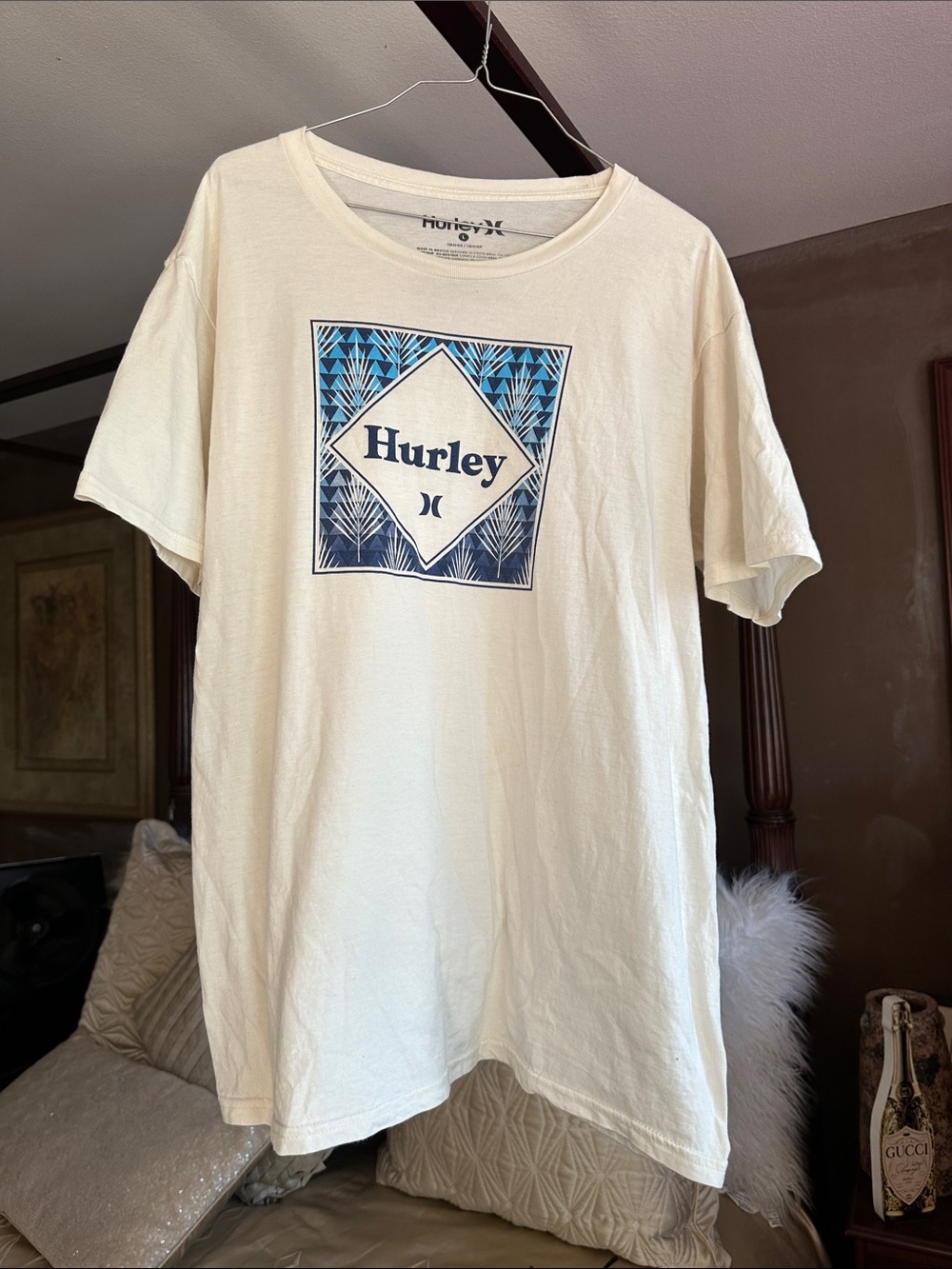 1 for $10 or 3 for $21// Hurley Cream Short-Sleeve Tee with Blue Geometric Logo